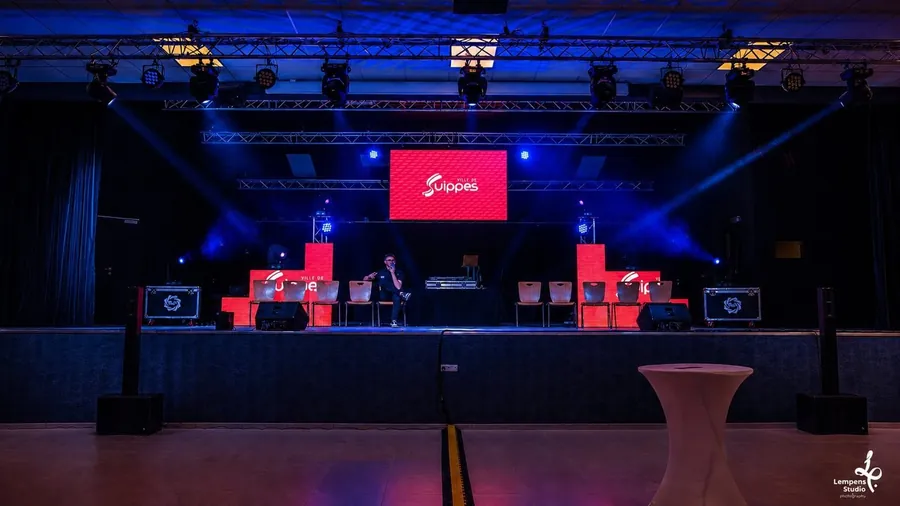 Scène et écran LED pour l'inauguration de la salle des fêtes de Suippes